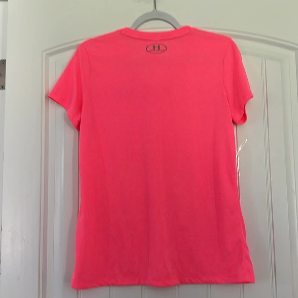 Under Armour V Neck T Shirt Size Medium